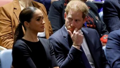 Prince Harry and Meghan Markle Freeze as Barack and Michelle Obama Sit Just Steps Away at Star Studded NBA Night