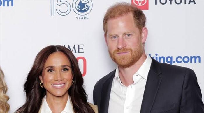 Headline: Prince Harry Returns to UK Alone as Meghan Markle and Children Stay Behind